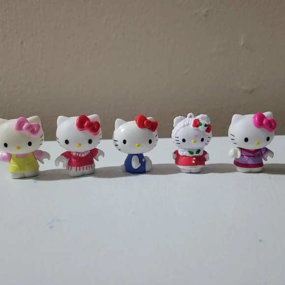 Hello Kitty Mini Figures - Picture 3 of 4